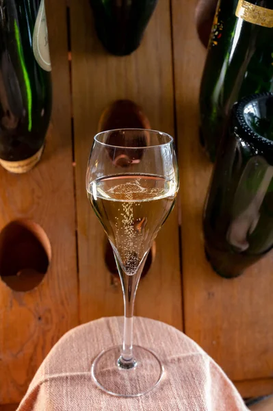 Glasses Sparkling White Wine Champagne Gran Cru Cava Bubbles Classic — Fotografia de Stock