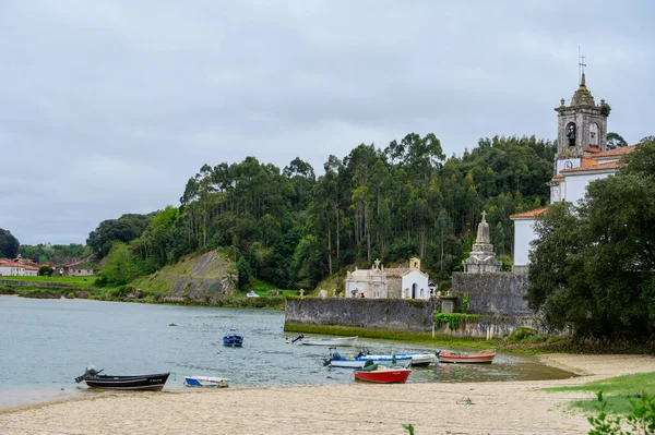 View Playa Sablera Niembru Church Green Coast Asturias North Spain — Stock Photo, Image