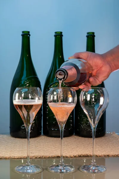 Tasting Rose Brut Champagne Sparkling Wine Cellars Gran Cru Wine — Fotografia de Stock