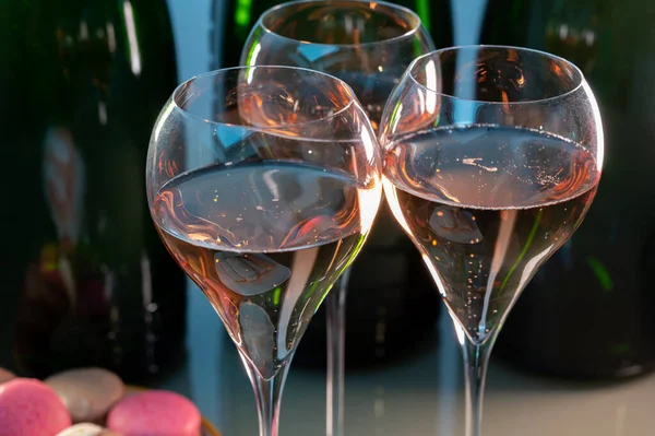 Tasting Rose Brut Champagne Sparkling Wine Cellars Gran Cru Wine — Fotografia de Stock