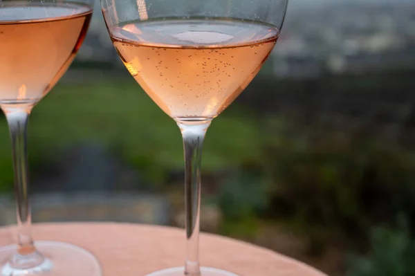 Degustação Espumante Cru Premier Vinho Rosa Com Bolhas Champanhe Livre — Fotografia de Stock