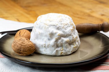 Peynir koleksiyonu, yumuşak inek Fransız peyniri küflü Gaperon zanaatkarlığı biberli ve sarımsaklı Auvergne, Fransa