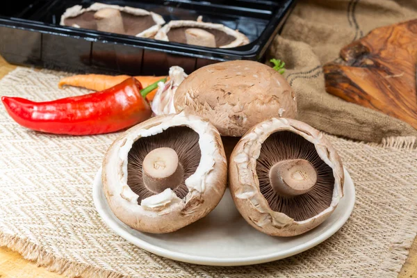 Tasty Vegetarian Food Large Brown Champignons Agaricus Bisporus Portobello Mushrooms — Stock Photo, Image