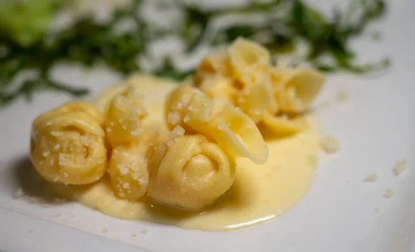 Cucina Italiana Pasta Ripiena Zucca Fresca Fatta Casa Tortellini Ravioli — Foto Stock