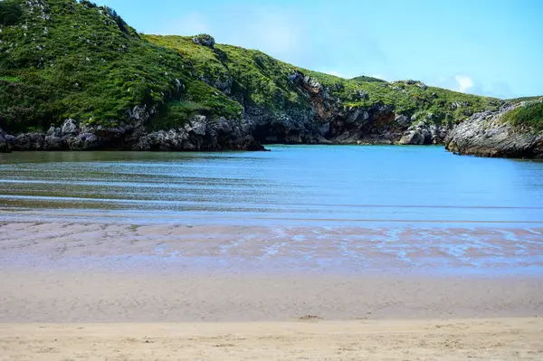 Pohled Playa Poo Během Odlivu Blízkosti Llanes Zelené Pobřeží Asturie — Stock fotografie