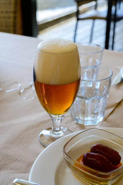Bière Fraîche Pression Ipa Est Servie Verre Dans Café Intérieur — Photo