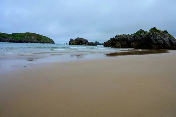 Vista Sobre Rocas Playa Borizo Celorio Costa Verde Asturias Norte — Foto de Stock