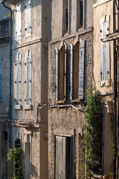 Vista Sobre Antigas Ruas Estreitas Casas Antiga Cidade Francesa Arles — Fotografia de Stock