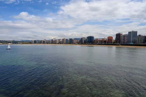 Visa Strandpromenaden Hus Och San Lorenzo Stranden Gijon Asturien Spanien — Stockfoto