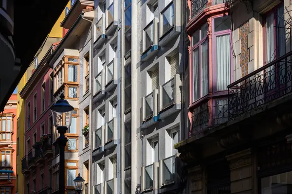 Caminhando Parte Velha Cidade Gijon Astúrias Espanha Vista Sobre Casas — Fotografia de Stock