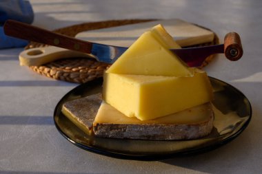 Peynir koleksiyonu, Fransız peyniri kontu, Beaufort, yakın çekim.