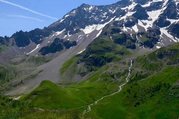 Montañas Verdes Prados Alpinos Vistas Cerca Col Lautaret Massif Des —  Fotos de Stock