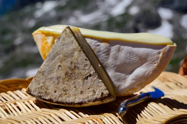 Sbírka Sýrů Reblochon Tomme Savoie Regionu Savoy Francouzských Alpách Mírný — Stock fotografie