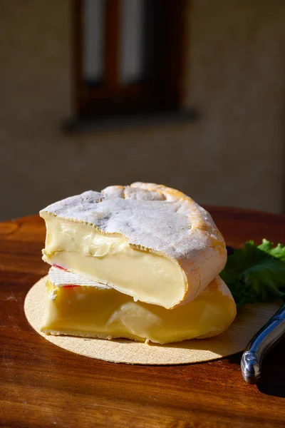Συλλογή Τυριών Γαλλική Reblochon Savoie Gratin Τυρί Αγελαδινό Γάλα Σερβίρεται — Φωτογραφία Αρχείου