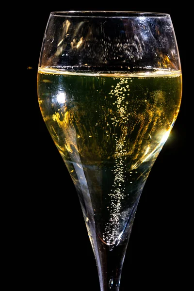 Verre Champagne Mousseux Français Avec Bulles Sur Fond Sombre Bulles — Photo