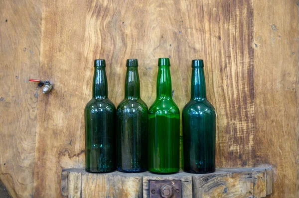 Grüne Flaschen Für Traditionellen Asturischen Most Der Aus Fermentierten Äpfeln — Stockfoto