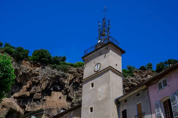 Cestovní Destinace Malá Starobylá Vesnice Cotignac Var Provence Obklopen Vinicemi — Stock fotografie