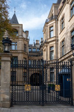 Lüksemburg veya Lüksemburg 'un başkenti Lüksemburg' un manzarası ve Avrupa Birliği 'nin sonbaharda fiili başkentlerinden biri