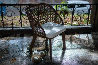 Limoges şehrinin, Haute-Vienne departmanının, Fransa 'nın ünlü porselen ve deri sanayiinin bulunduğu cadde ve ev manzaraları.