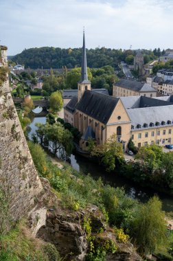 Lüksemburg veya Lüksemburg 'un başkenti Lüksemburg' un manzarası ve Avrupa Birliği 'nin sonbaharda fiili başkentlerinden biri