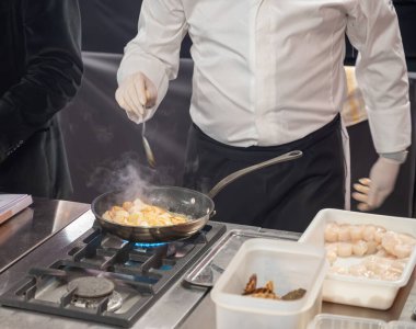 Ziyaretçiler için aşçılık mastırı, büyük aşçılar Fransız restoranları, güzel yemekler, kış festivali, Champagne Bulvarı, Epernay, Fransa