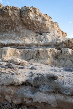 Pajara 'nın kuzeyindeki Ajuy kasabasındaki mağara ağındaki Kanarya Adaları' nın en eski kayaları jeolojik mucize derin okyanus ve Kretase döneminde oluşan tortul substratlardan oluşur.
