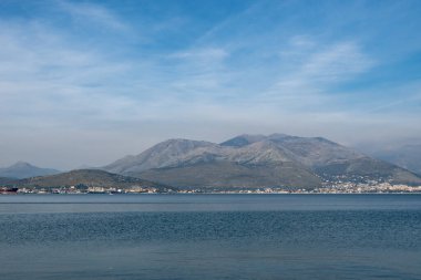 Polenta e Osei di Bergamo Alta Bergamos mutfağının en ünlü spesiyalitesi sünger keki, çikolata, tereyağı, fındık kreması ve romdan yapılır.