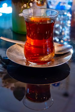 Polenta e Osei di Bergamo Alta Bergamos mutfağının en ünlü spesiyalitesi sünger keki, çikolata, tereyağı, fındık kreması ve romdan yapılır.