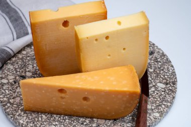 Peynir koleksiyonu, Hollanda 'da inek sütünden yapılmış Hollanda usulü sert peynirler.