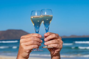 Fuerteventura 'nın güneyi, Kanarya adaları, mavi okyanus, dağlar, İspanya