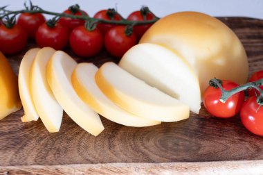 Peynir koleksiyonu, İtalyan peyniri scamorza, caciocavallo, Güney İtalya 'da inek sütünden yapılan provolone...