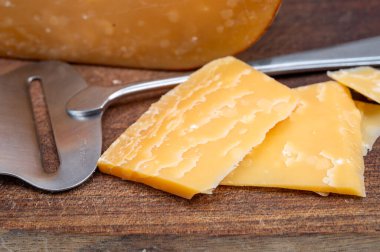 Peynir koleksiyonu, Hollanda 'nın 1000 günlük olgun sert peyniri Hollanda' nın inek sütünden yapılır.