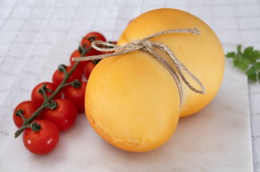 Peynir koleksiyonu, İtalyan peyniri scamorza, caciocavallo, Güney İtalya 'da inek sütünden yapılan provolone...