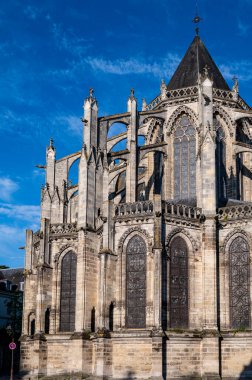Tours Caddesi Manzarası, Central Loire Vadisi 'ndeki şehir, Tur Katedrali, Saint Gatien' e adanmış, Fransa 'nın Loire Vadisi' ndeki kaleleri ziyaret eden