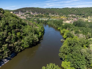 Dordogne nehrinin yakınındaki hava manzarası  