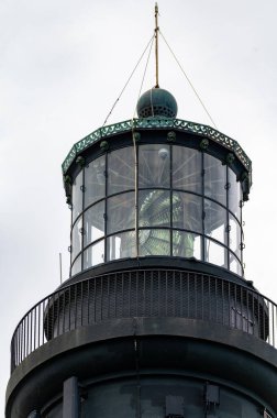 Biarritz 'in beyaz deniz feneri turistik Biarritz şehrinde, Bask Ülkesi' nde, Biscay Körfezi Atlantik Okyanusu 'nda, Fransa' da