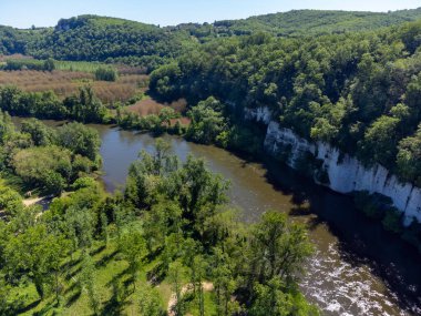 Dordogne nehrinin yakınındaki hava manzarası  