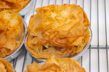 Perigord, Dordogne, Fransa 'da yerel pazarda elmalı turta turnuvası