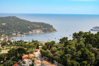 Saint-Jean-Cap-Ferrat yarımadasının panoramik manzarası Provence-Alpes-Cote d 'Azur' daki Alpes-Maritimes komünü, Fransız Riviera, Fransa