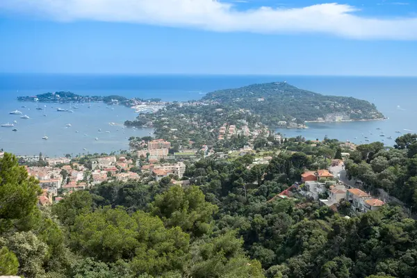 Saint-Jean-Cap-Ferrat yarımadasının panoramik manzarası Provence-Alpes-Cote d 'Azur' daki Alpes-Maritimes komünü, Fransız Riviera, Fransa