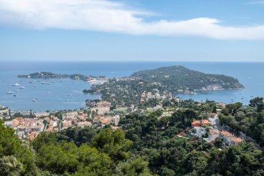 Saint-Jean-Cap-Ferrat yarımadasının panoramik manzarası Provence-Alpes-Cote d 'Azur' daki Alpes-Maritimes komünü, Fransız Riviera, Fransa