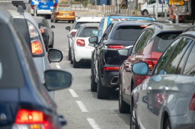 Yaz aylarında Cote d 'azur, Fransız Rivierası, yol işaretleri, Fransa' da turistik yolda trafik sıkışıklığı...