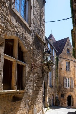 Ortaçağ tarihi merkezi, UNESCO sitesi ve kışın meşhur Perigord trüf mantarı işaretli Fransız Dordogne, Yeni Aquitaine 'deki Sarlat-la-Caneda veya Sarlat kasabası