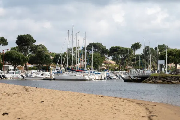 stock image Travelling in France, old wooden huts and oysters farms in Port de la Hume, Gujan-Mestras village, cultivation, fishing and sale of fresh oysters seashells, Arcachon bay, Atlantic ocean, France, tourists destination