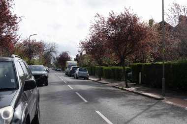 Londra 'da ulaşım, araba ve sokak parkı, yollar, yol işaretleri, İngiltere' de yön gösterme, İngiltere 'de şehir hayatı