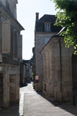 Souillac, Fransa 'nın Lot Bölgesi' nde, Dordogne nehri kıyısındaki cevizleri, çilekleri, evleri ve caddeleriyle tanınan küçük bir pazar kasabasıdır.