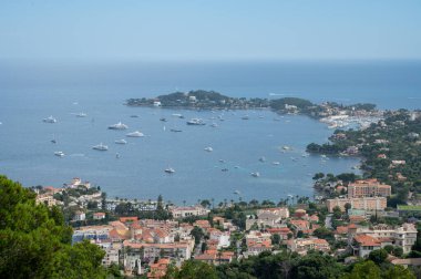Saint-Jean-Cap-Ferrat yarımadasının panoramik manzarası Provence-Alpes-Cote d 'Azur' daki Alpes-Maritimes komünü, Fransız Riviera, Fransa