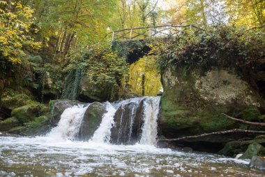 Mullerthal, Lüksemburg 'un Küçük İsviçre' si, Schiessentumpel Şelalesi ve nehir yürüyüş yolları, kaya oluşumları, ormanları, Avrupa 'daki turizm beldeleri