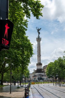 Seyahat yeri, Bordeaux şehrinin merkezinde yürümek, evleri ve caddeleri görmek, yaz tatili.