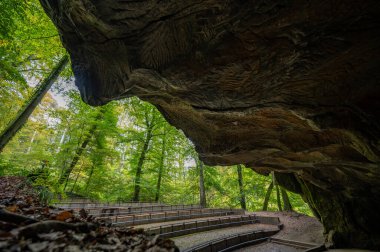 Mullerthal, Lüksemburg 'un Küçük İsviçre' si, yürüyüş yolları, kaya oluşumları, yosun kaplı ormanlar, Avrupa 'daki turizm beldeleri